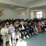 🎭 Jizzax viloyat Qo’g’irchoq teatri ijodiy guruhi Do’stlik tumani bolajonlarini xursand qilishmoqda.